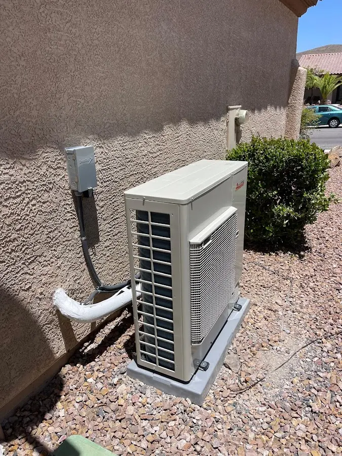 Residential air conditioning condenser unit in Kapaa